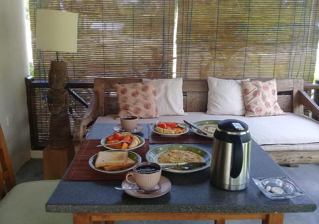 Waiara Village Guesthouse Maumere Buitenkant foto