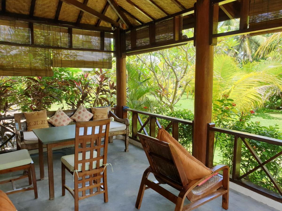 Waiara Village Guesthouse Maumere Buitenkant foto