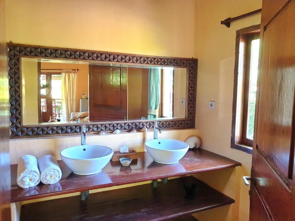 Waiara Village Guesthouse Maumere Buitenkant foto